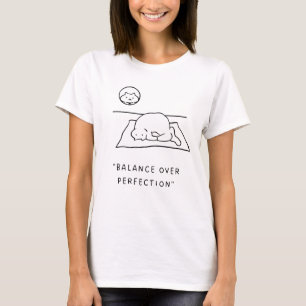 Camiseta Equilíbrio Sobre Perfeição Ilustração de Gato de