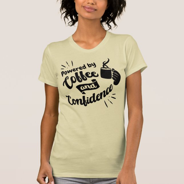 Camiseta Equipado com café e confiança (Frente)