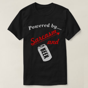 Camiseta Equipado com Sarcasm e Beer Novelty