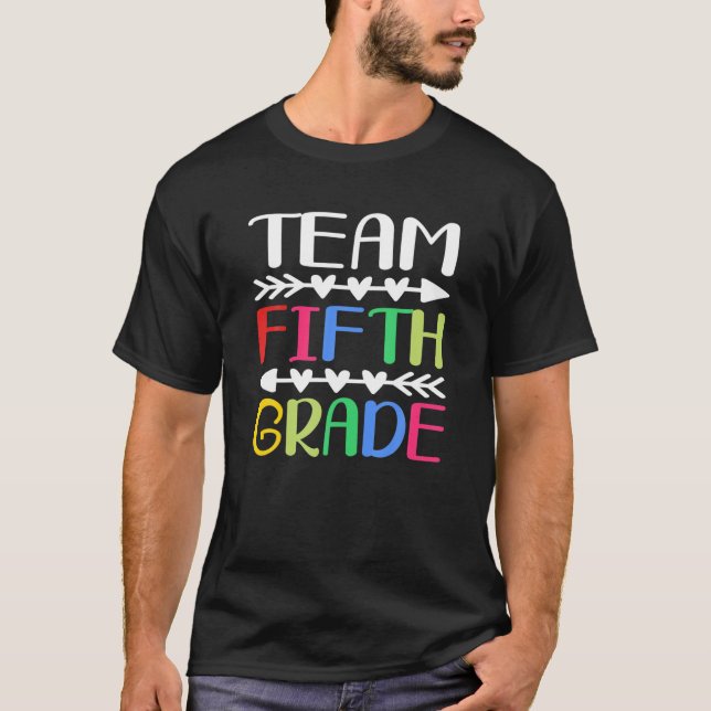 Camiseta Equipe 5º Ano De Volta Para Professores Engraçados (Frente)