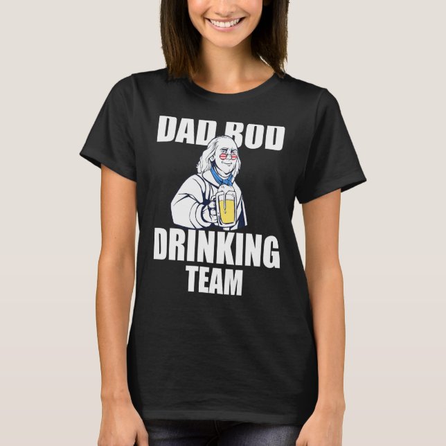 Camiseta Equipe de Bebedores de Cerveja Dad Bod 4 de Julho  (Frente)