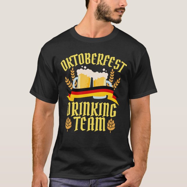 Camiseta Equipe de Bebendo de Outfit Party Oktoberfest (Frente)