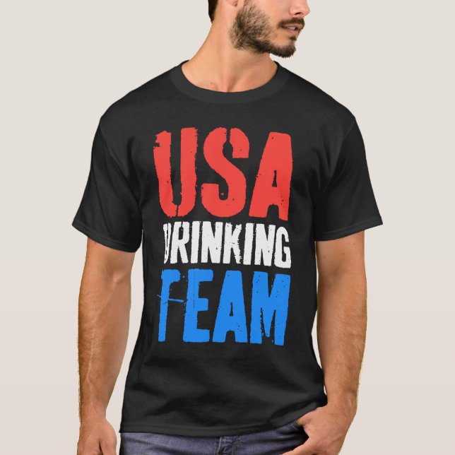 Camiseta Equipe De Bebendos Dos EUA Em 4 De Julho (Frente)