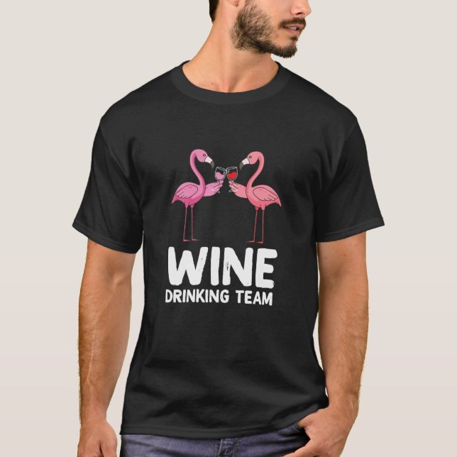 Camiseta Equipe de Bebida de Vinho Feminino Flamingo de Vin (Frente)