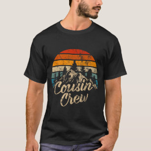Camiseta Equipe de primos retrô fazendo trilha na montanha