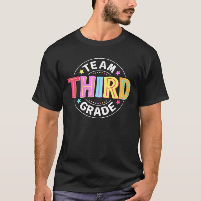 Camiseta Equipe De Terceiro Ano De Volta À Escola De 3º Ano (Frente)