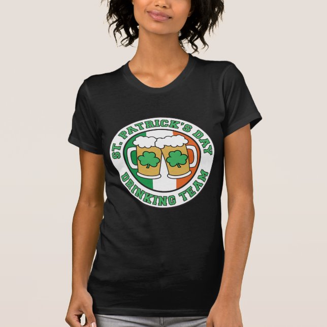 Camiseta Equipe do Bebendo do Dia de São Patrício (Frente)