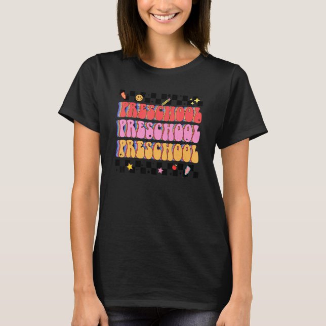 Camiseta Equipe Pré-Escolar de Groovy Retro Pré-Professora  (Frente)