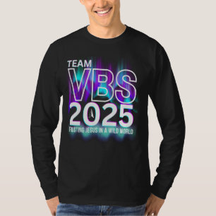 Camiseta Equipe VBS 2025 Tripulação Luzes do Norte Férias D