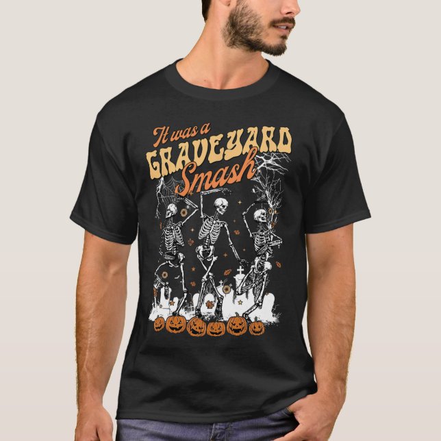 Camiseta Era Um Graveyard Smash Skeleton Spooky Season Ha (Frente)