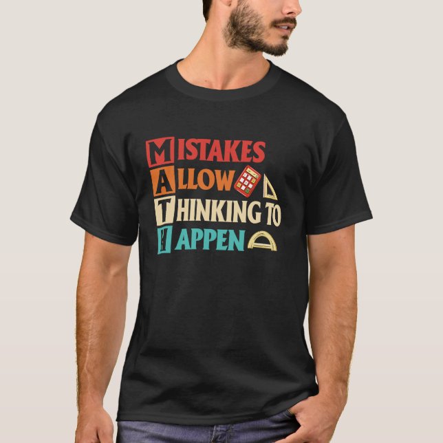 Camiseta Erros de Matemática Permitem que o Pensamento Acon (Frente)