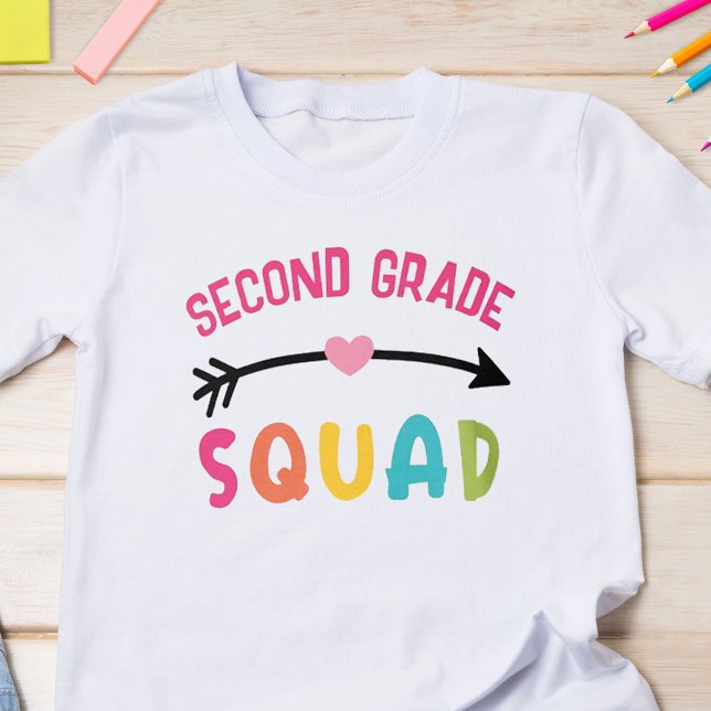 Camiseta Escola Secundária (Start the school year off with some fun with this cute back to school t-shirt.)