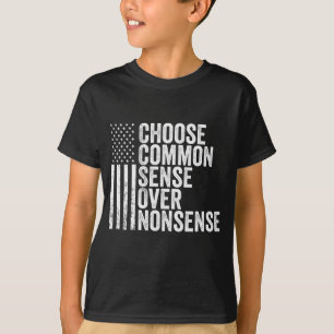 Camiseta Escolha o senso comum sobre o absurdo Harris Walz