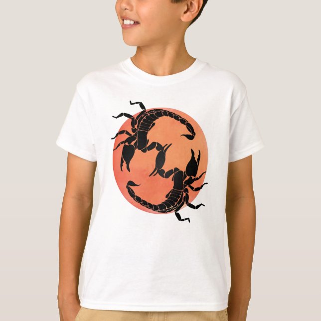 Camiseta Escorpião - Design Gráfico Tribal (Frente)