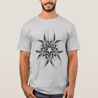 Camiseta Escorpião Tribal - Design de Arte em Linha Negra