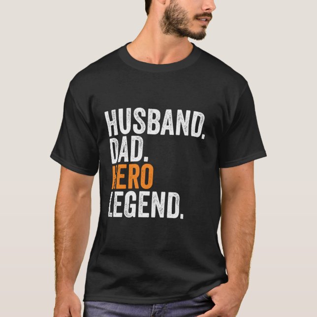 Camiseta Escritório de Ocupação de Legenda do Herói do Pai  (Frente)