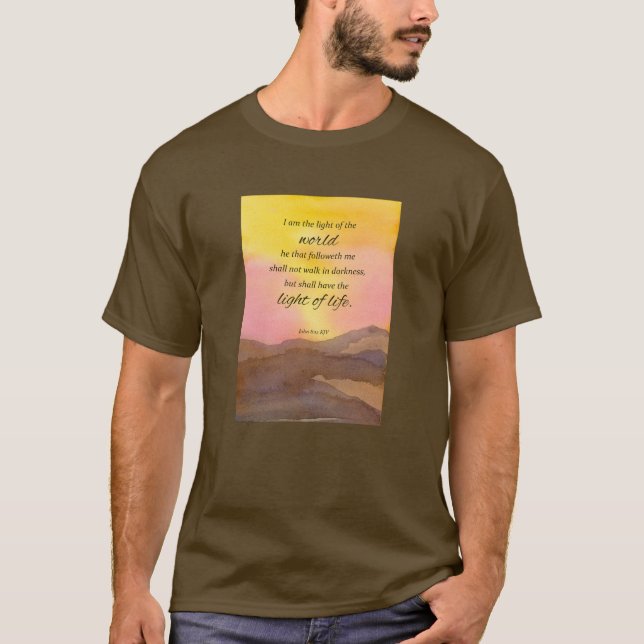Camiseta Escritura Religiosa John 8:12 Desert Sunset (Frente)