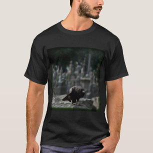 Camiseta Escuro e Eerie Crow