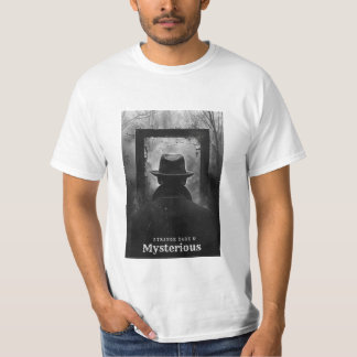 Camiseta Escuro Estranho e Misterioso