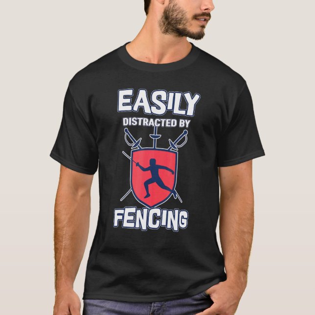 Camiseta Esgrima desportiva Fenciada, Facilmente Distraída (Frente)