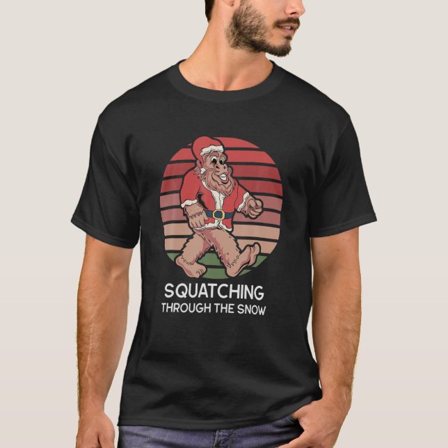 Camiseta Esmagando Através Do Cristo Sasquatch Engraçado De (Frente)
