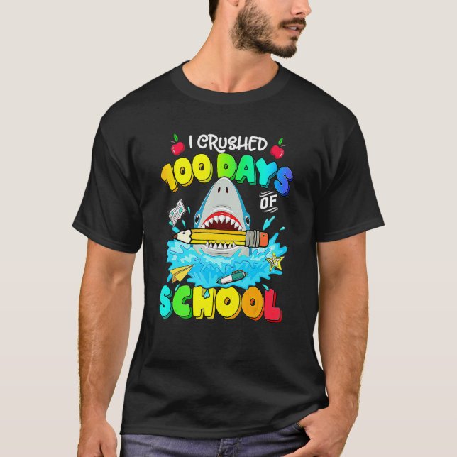 Camiseta Esmagei 100 dias na escola 100º dia para o tubarão (Frente)