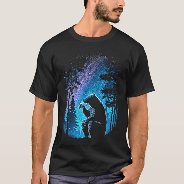 Camiseta Esoteric Bear drinking Beer Night Forest (Frente)
