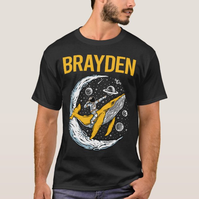 Camiseta Espaço Feliz - Nome Brayden (Frente)