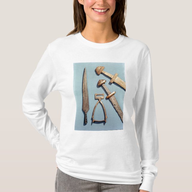 Camiseta Espadas, stirrup e spearhead de Viking (Frente)
