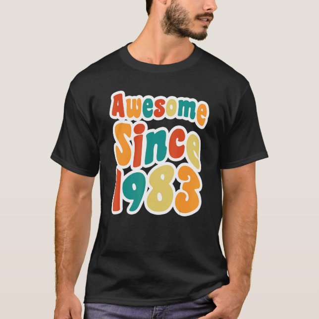 Camiseta Espantoso Desde 1983, Relatório aniversário de 40  (Frente)