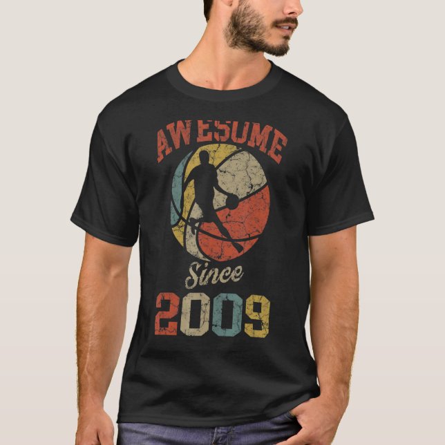 Camiseta Espantoso Desde 2009, Peça De Basquete De Aniversá (Frente)