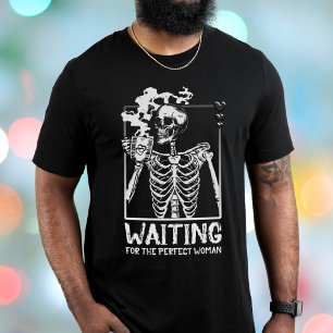 Camiseta Esperando Pelo Esqueleto Perfeito Da Mulher