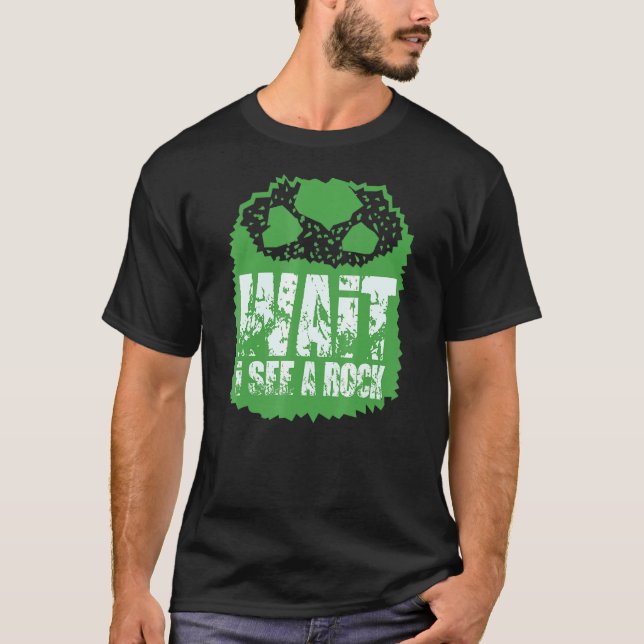 Camiseta Espere, Vejo Uma Pedra (Frente)