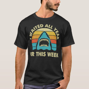 Camiseta Esperei O Ano Todo Por Esta Semana No Oceano Passa