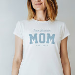 Camiseta Esportes da equipe: azul personalizado simples<br><div class="desc">Projetada para coordenar com a coleção de chás de fraldas de Design alfaiate de Lea Delaveris, esta camisa da mãe da equipe é um presente perfeito para uma nova mãe ou mãe ser. Excelente também de vestir ao chá de fraldas, este design de camiseta esportiva apresenta um "nome de equipe"...</div>