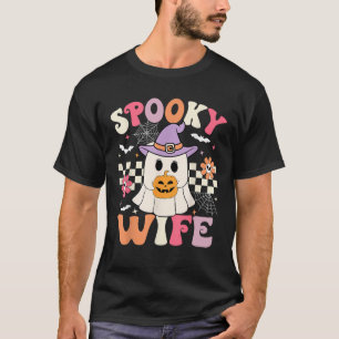 Camiseta Esposa Assustadora Groovy Ré Ghost Segurando Abóbo
