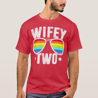 Camiseta Esposa Dois Brides Casamento LGBT Lésbica Rainbow