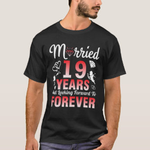 Camiseta Esposa Marido Casou 19 Anos E Olhando Em Frente