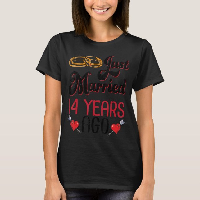 Camiseta Esposa Marido Recem casados 14 Anos Atrás Casament (Frente)