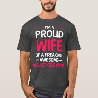Camiseta Esposa Orgulhosa De Maldita E Espantosa Especialis