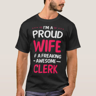 Camiseta Esposa Orgulhosa De Maldita Espetacular CLERK