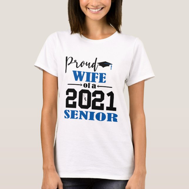 Camiseta Esposa Orgulhosa de um Mais velho 2021 (Frente)