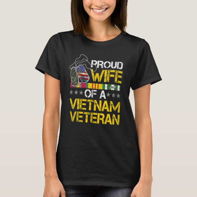 Camiseta Esposa Orgulhosa De Um Veterano Vietnã Meu Marido  (Frente)