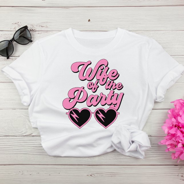 Camiseta Esposa Retro Bela Da Bachelorette Do Partido (Celebrate the bride-to-be in fun and style at her bachelorette party)