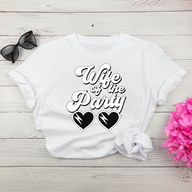 Camiseta Esposa Retro Script Da Bachelorette Do Partido (Celebrate the bride-to-be in fun and style at her bachelorette party)