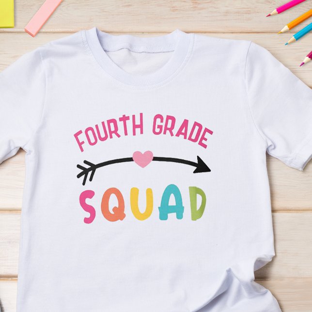 Camiseta Esquadrão da 4ª Série Escolar (Start the school year off with some fun with this cute back to school t-shirt.)
