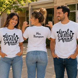 Camiseta Esquadrão de 1º grau bonito com o nome do professo