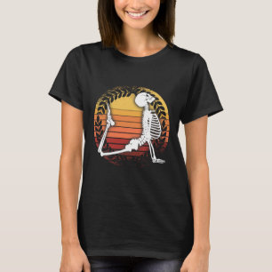 Camiseta Esqueleto Antigo Faz Yoga na Posição do Cão Olhand