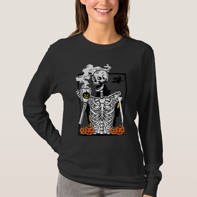 Camiseta Esqueleto Bebendo Café  Viciado em café Halloween (Frente)