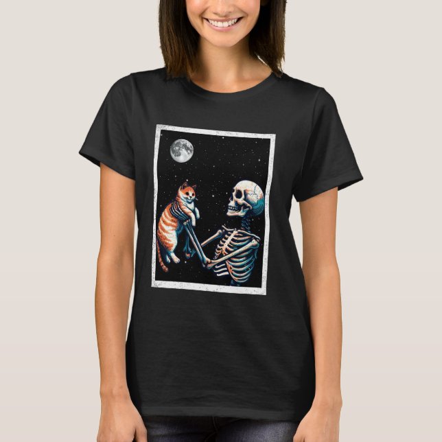 Camiseta Esqueleto da Lua Cheia Carregando um Gato. Dia das (Frente)